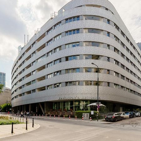 ורשה Deluxe Apartment Wronia 45 With Ac, Parking & Balcony By Renters Prestige מראה חיצוני תמונה