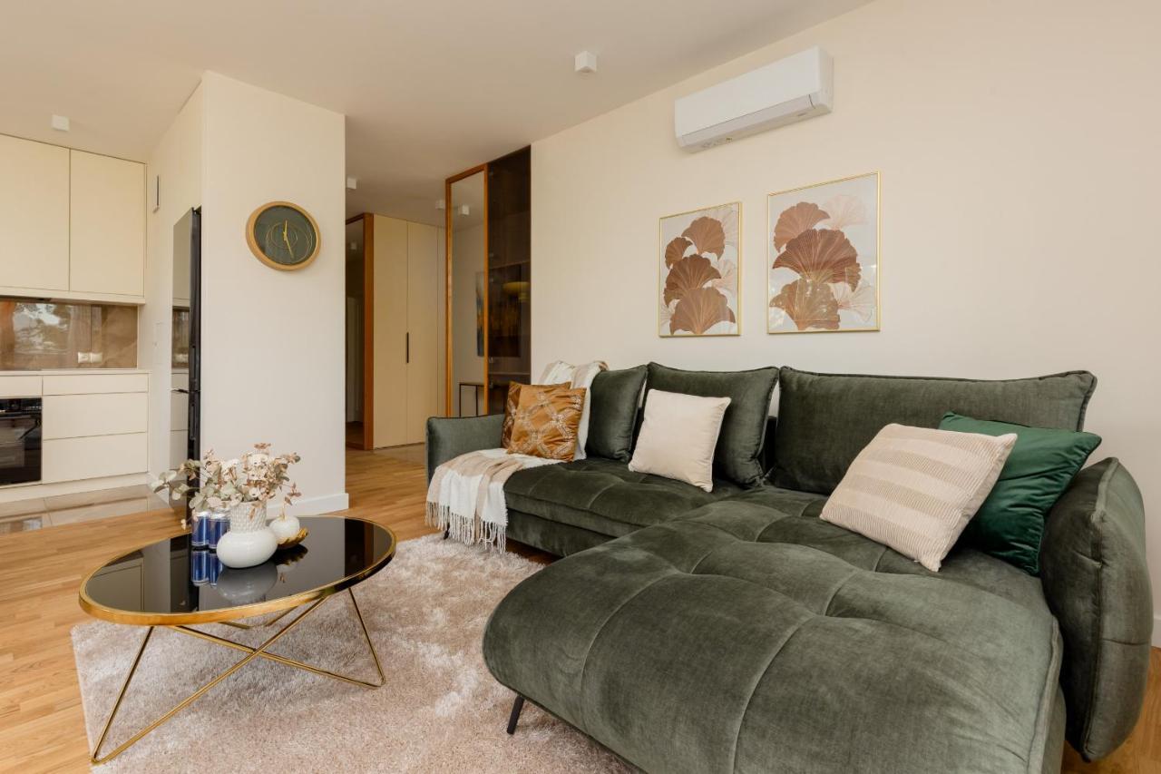 ורשה Deluxe Apartment Wronia 45 With Ac, Parking & Balcony By Renters Prestige מראה חיצוני תמונה