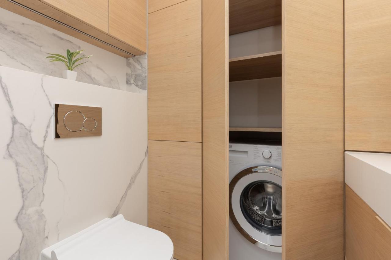 ורשה Deluxe Apartment Wronia 45 With Ac, Parking & Balcony By Renters Prestige מראה חיצוני תמונה